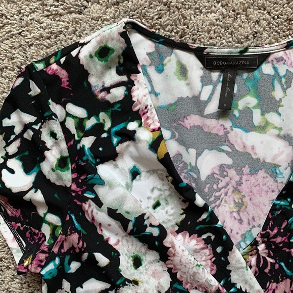 BCBG MaxAzria Short Sleeve V Neck Trim Detail Office Floral Event Dress - Picture 5 of 14